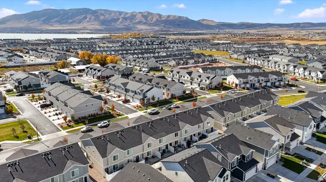 1154 E Trident Dr, Saratoga Springs, UT 84045 - Image #3