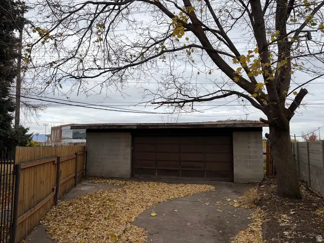 7652 S 2325 E, Cottonwood Heights, UT 84121 - Image #3