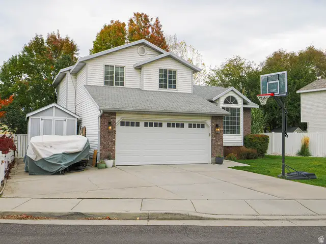 5553 S Edgeberry Dr, Murray, UT 84123 - Image #3