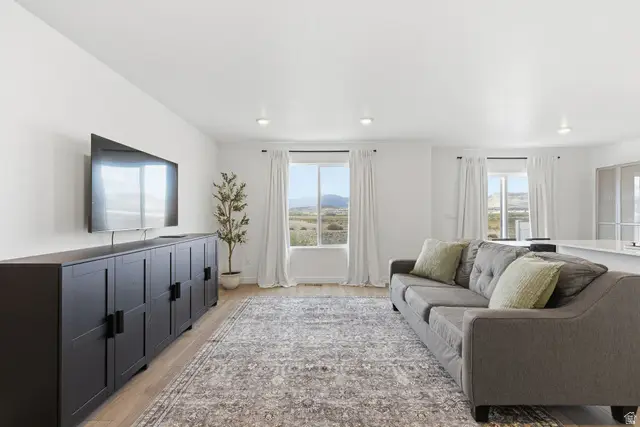 477 N Scuttlebutt Ln, Saratoga Springs, UT 84045 - Image #3