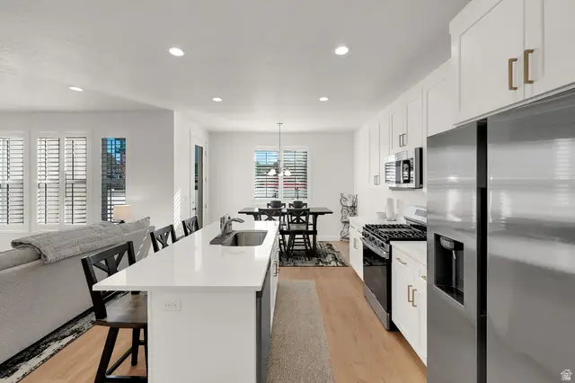 8283 W Joshua Tree Ln, Magna, UT 84044 - Image #2