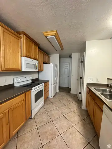 5277 Amberview Cv, West Valley City, UT 84120 - Image #3