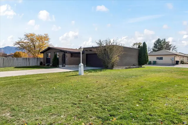 2883 W Janalee Dr, West Jordan, UT 84088 - Image #3