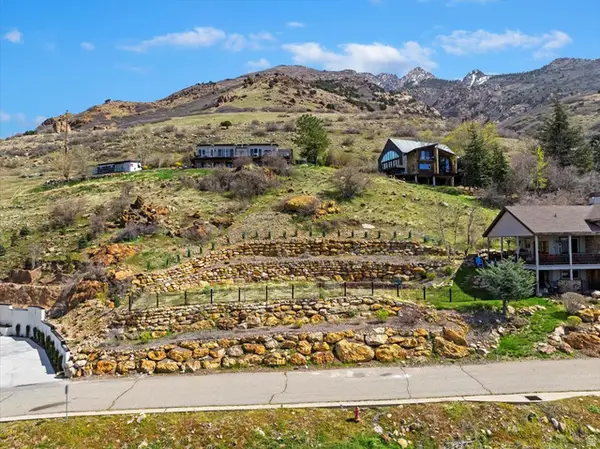 3088 E Silver Hawk Dr S, Holladay, UT 84121