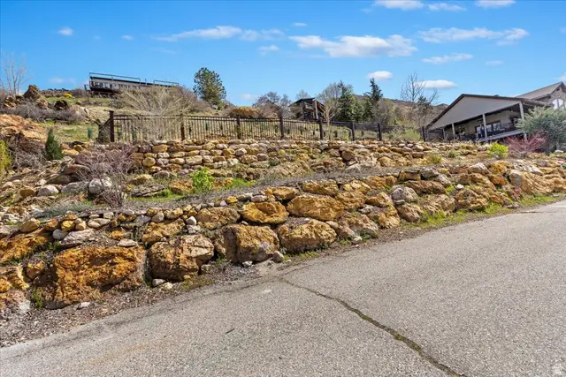 3088 E Silver Hawk Dr S, Holladay, UT 84121 - Image #2