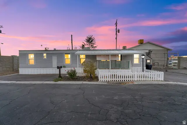 2906 S Garden Park Cir, Salt Lake City, UT 84115 - Image #1