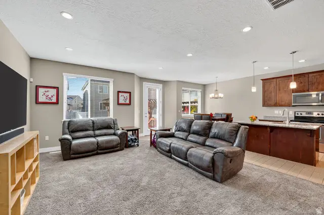 2304 S 2060 W, Woods Cross, UT 84087 - Image #2