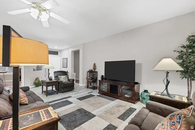 4593 S Flaming Arch Dr, Saint George, UT 84790 - Image #2