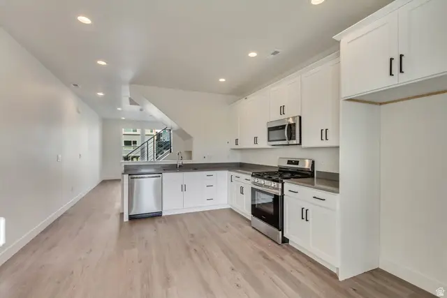 10999 S Freestone Rd W #111, South Jordan, UT 84009 - Image #2