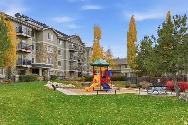 1245 E Privet Dr S #429, Cottonwood Heights, UT 84121 - Image #2