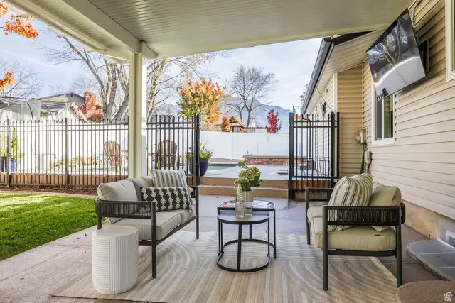 1563 E Granada Dr S, Sandy, UT 84093 - Image #3