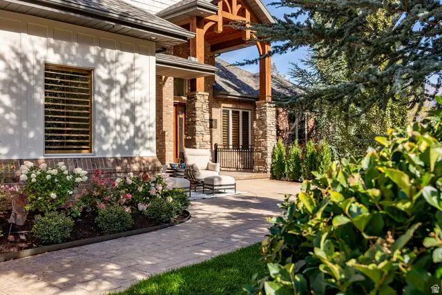 2412 E Bear Hills Dr S, Draper, UT 84020 - Image #1