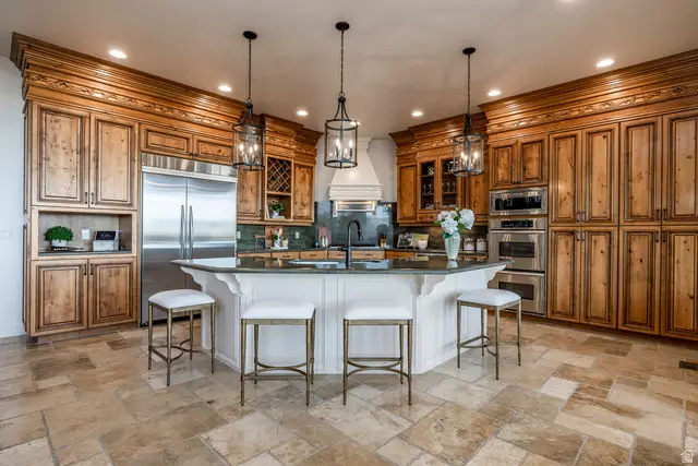 2412 E Bear Hills Dr S, Draper, UT 84020 - Image #3