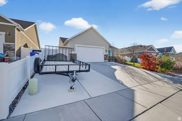 967 S Sundown Ln, Tooele, UT 84074 - Image #2