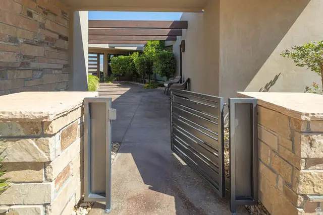 2040 S Pinnacle Cir, Saint George, UT 84790 - Image #3