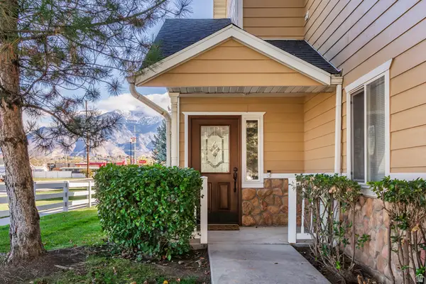 9413 S Purple Lilac Ln S, Sandy, UT 84070