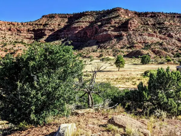 1084 E Country Club Dr, Kanab, UT 84741