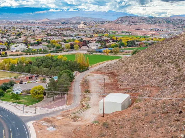 555 S Nichols Peak Rd #E, Washington, UT 84780 - Image #2