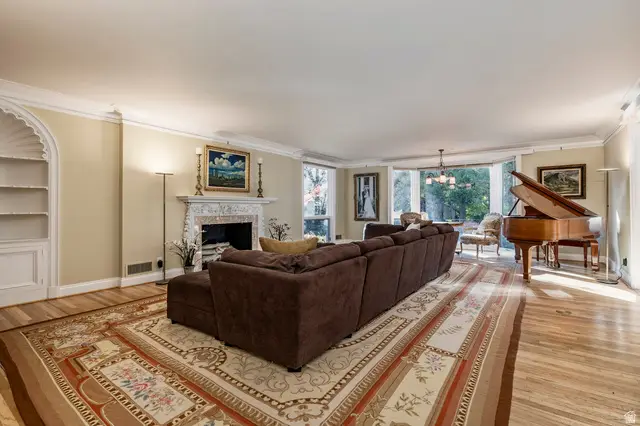 1528 E Maule Dr, Ogden, UT 84403 - Image #3