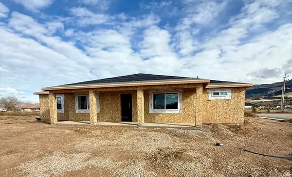 985 E Winchester Dr, Enoch, UT 84721