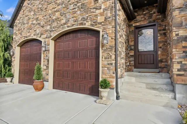 4447 S Enclave Ln, Millcreek, UT 84124 - Image #2