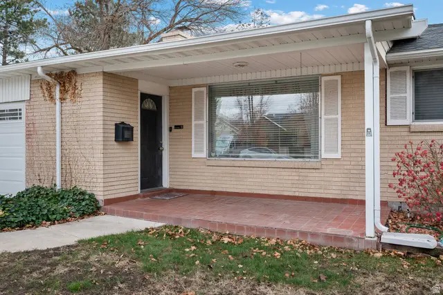 1610 E Moor Dale Ln S, Holladay, UT 84117 - Image #2