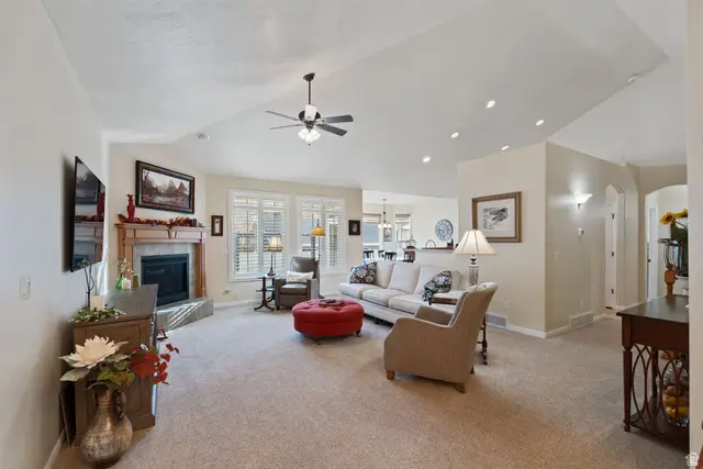 353 Florentine Ln, Centerville, UT 84014 - Image #2