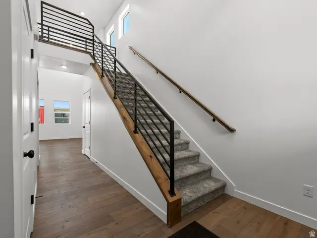 193 N Husker Ln, Saratoga Springs, UT 84043 - Image #2