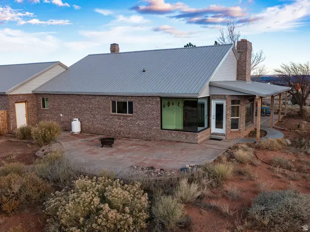 397 N Wendy Dr, Torrey, UT 84775 - Image #3