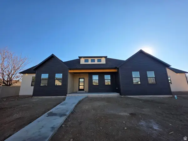 1205 W Grayhawk Loop, Roosevelt, UT 84066