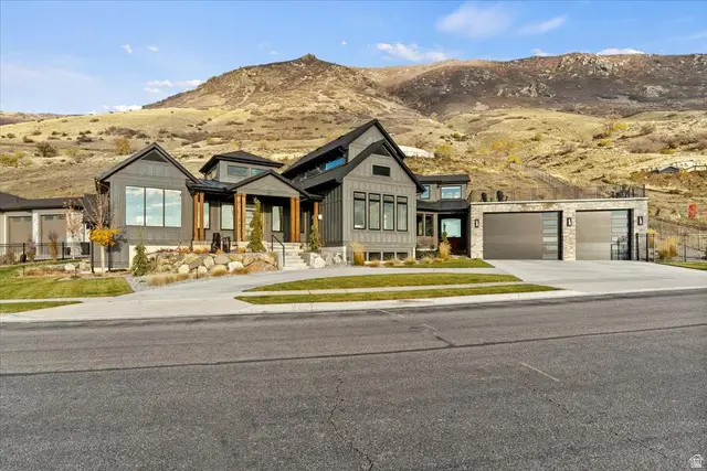 202 N Flag Rock Dr E, Farmington, UT 84025 - Image #1