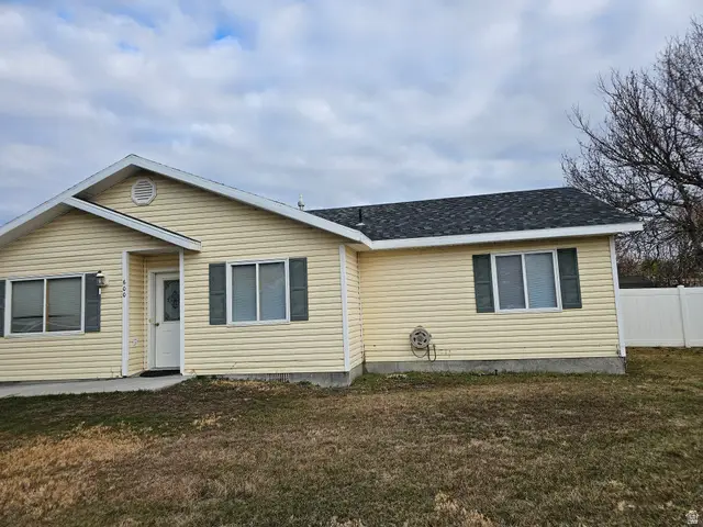 600 W Canyon Ln, Ferron, UT 84523 - Image #2