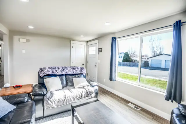 528 W 300 N, Milford, UT 84751 - Image #2