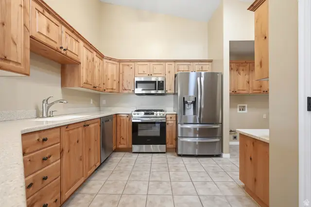 3541 W Green Springs Ln, Taylorsville, UT 84129 - Image #2