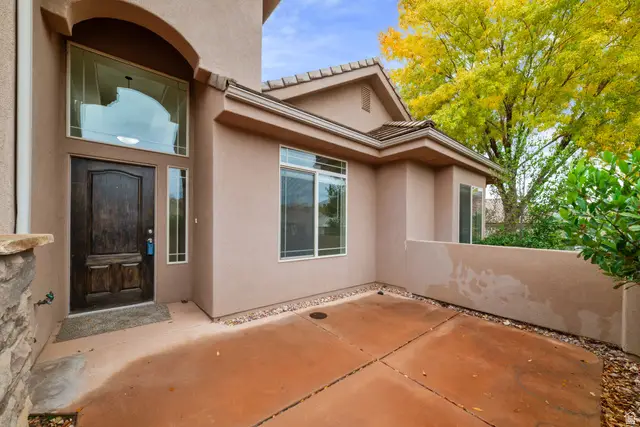 922 E Silver Shadows Dr S, Washington, UT 84780 - Image #2