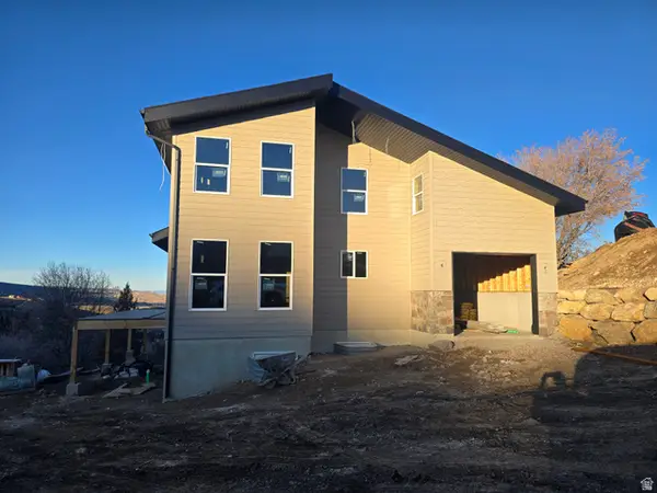 1085 N Broad Rd, Garden City, UT 84028