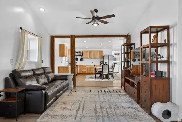 4072 N White Pine Rd E, Eagle Mountain, UT 84005 - Image #3