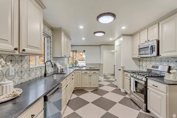 821 Nibley Cir, Salt Lake City, UT 84106