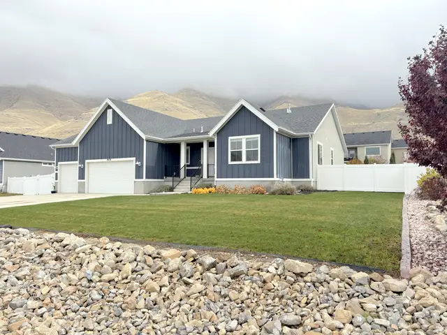8626 N Lakeshore Dr, Lake Point, UT 84074 - Image #2