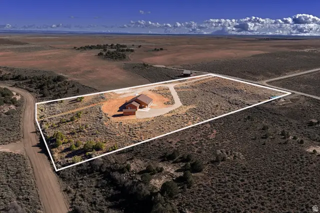 429 E Pioneer Bnd, Monticello, UT 84535 - Image #2