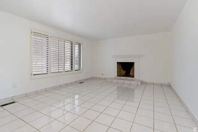 6925 S Lexington Dr W, West Jordan, UT 84084 - Image #3