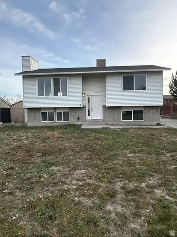 5271 W Begonia Cir, West Jordan, UT 84081 - Image #1