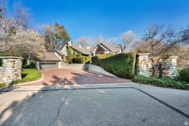 4999 S Fairbrook Ln, Holladay, UT 84117 - Image #2