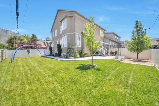 5608 S Dunetree Ln, Holladay, UT 84121 - Image #2