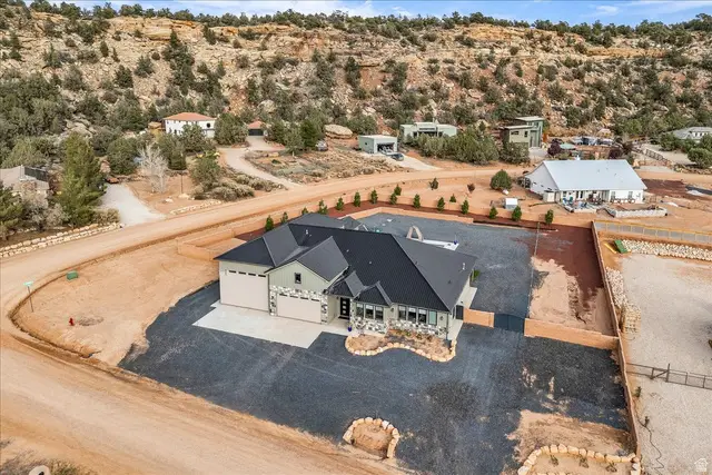 2906 N Purple Sage Rd, Apple Valley, UT 84737 - Image #3