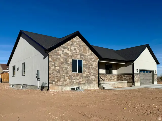 1198 W Grayhawk Loop, Roosevelt, UT 84066 - Image #3