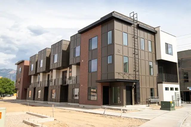 595 E Betsey Cv S #25, Salt Lake City, UT 84107 - Image #1