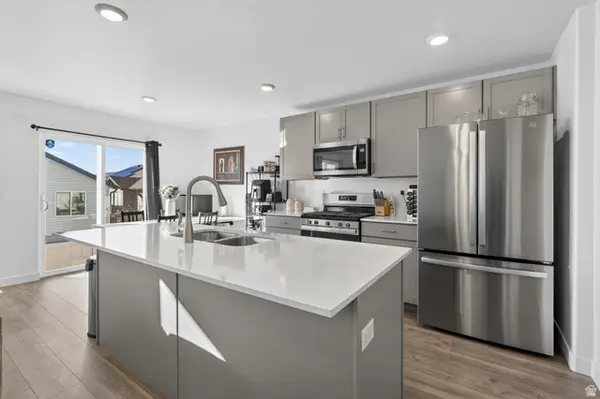 1760 E Fall St N, Eagle Mountain, UT 84005