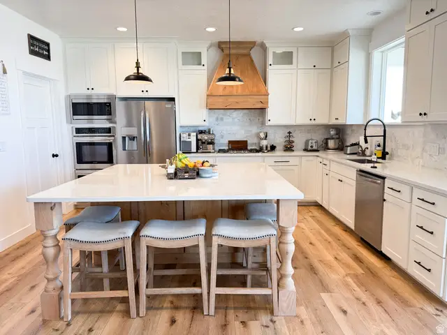 1384 E Abigail Ln, Eagle Mountain, UT 84005 - Image #3