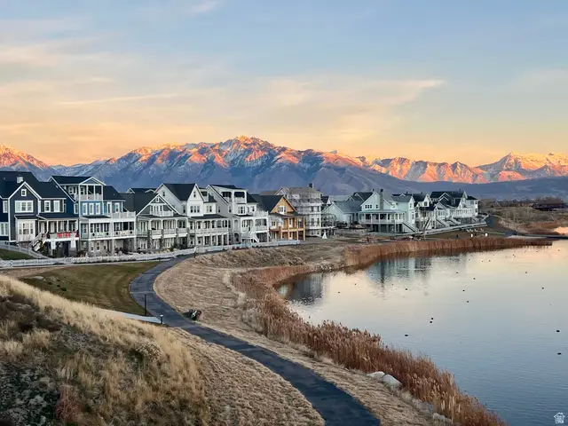 11048 S Paddle Board Way #3-332, South Jordan, UT 84009 - Image #1